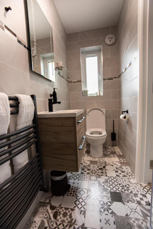 Half Door House Hotel Дингъл Екстериор снимка